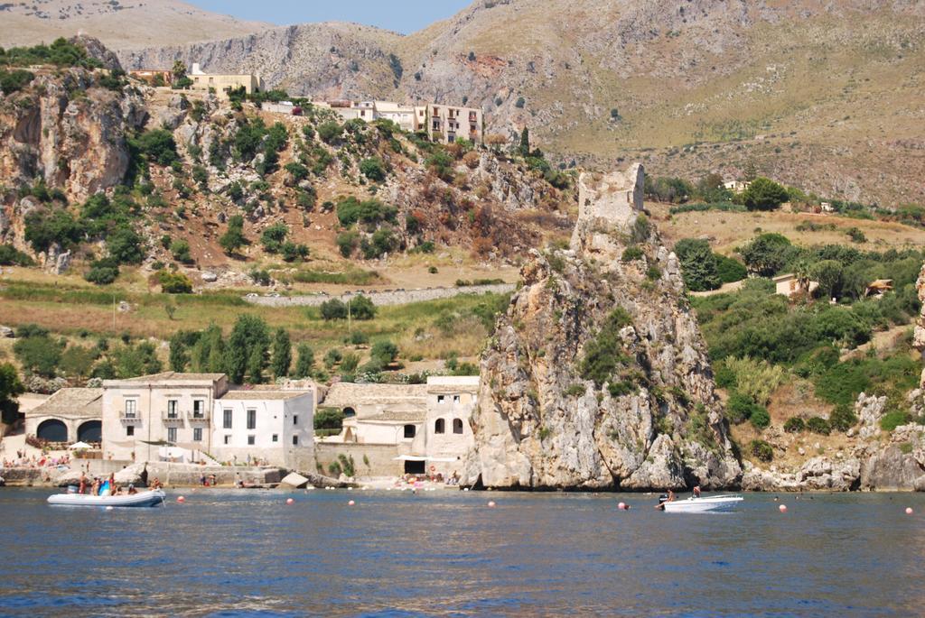 Casa Vacanze La Terrazza Sul Golfo كاستيلاّماري ديل غو المظهر الخارجي الصورة