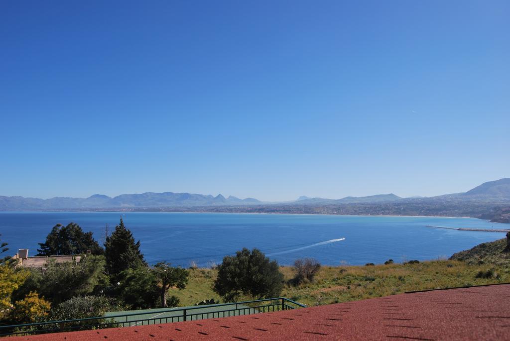 Casa Vacanze La Terrazza Sul Golfo كاستيلاّماري ديل غو المظهر الخارجي الصورة