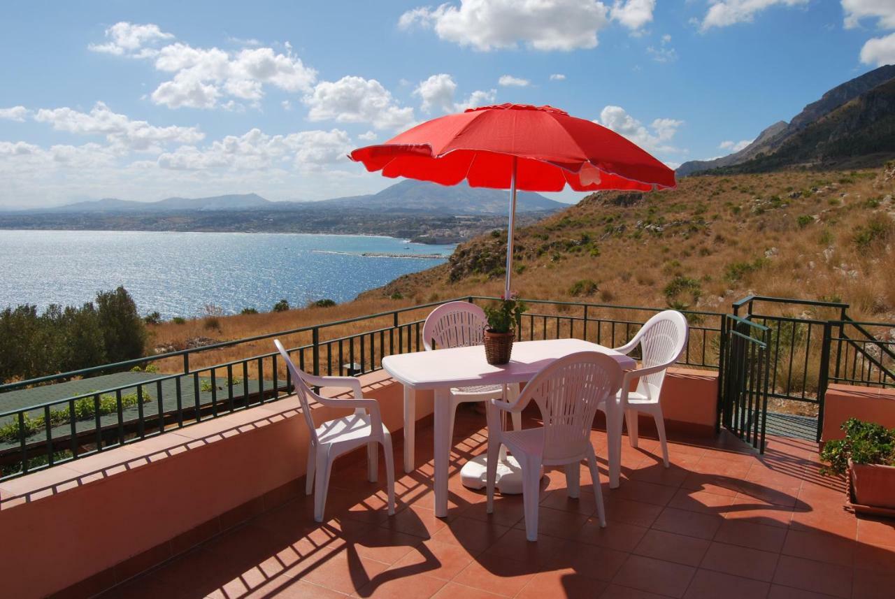 Casa Vacanze La Terrazza Sul Golfo كاستيلاّماري ديل غو المظهر الخارجي الصورة