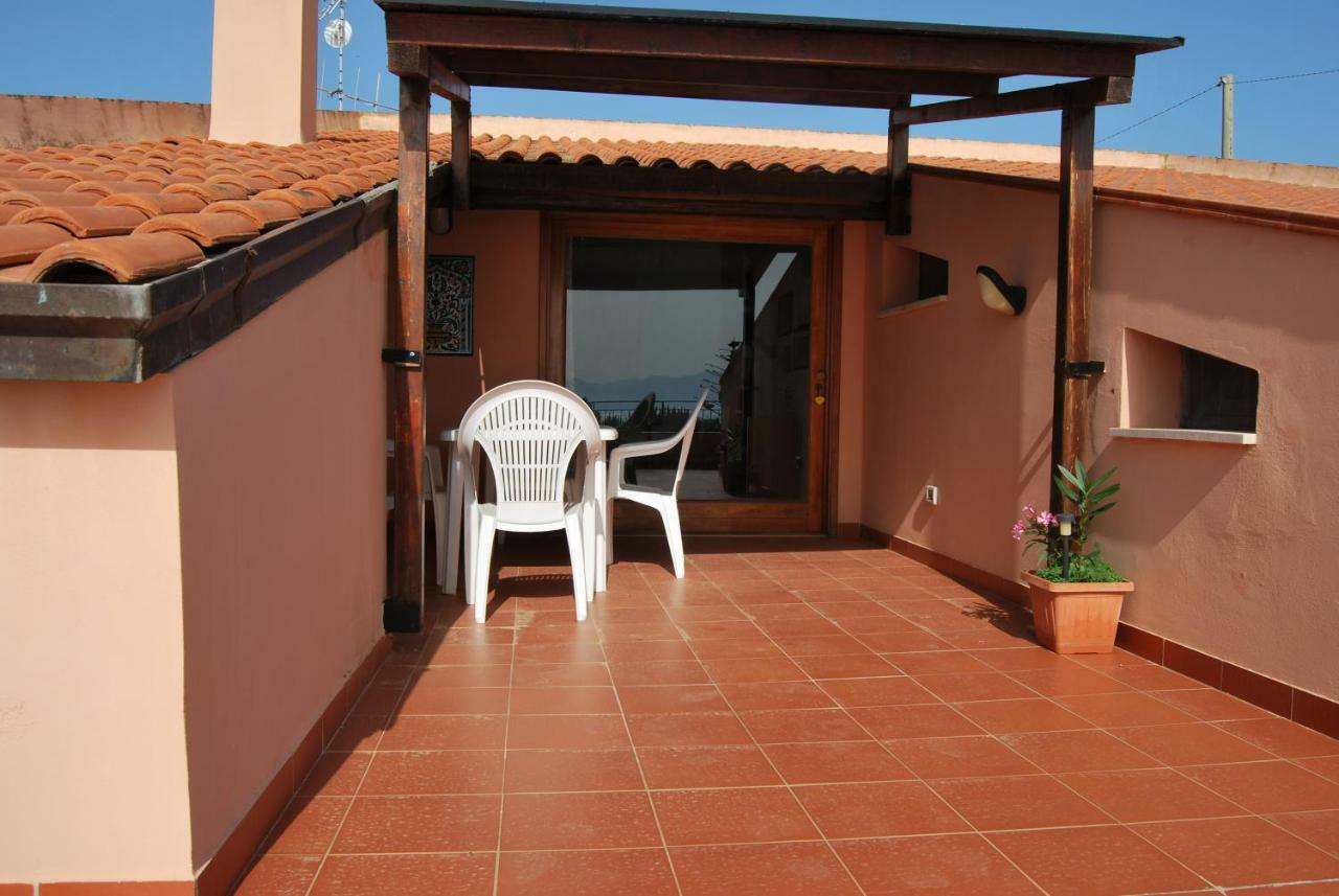 Casa Vacanze La Terrazza Sul Golfo كاستيلاّماري ديل غو المظهر الخارجي الصورة